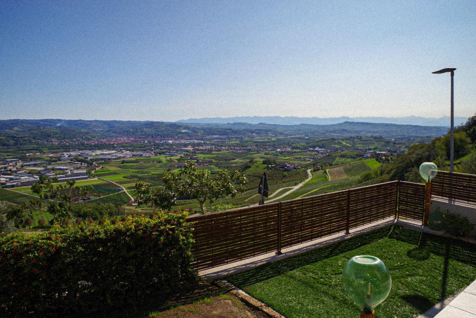 Vista Langhe - Cerratohouses Guarene Buitenkant foto