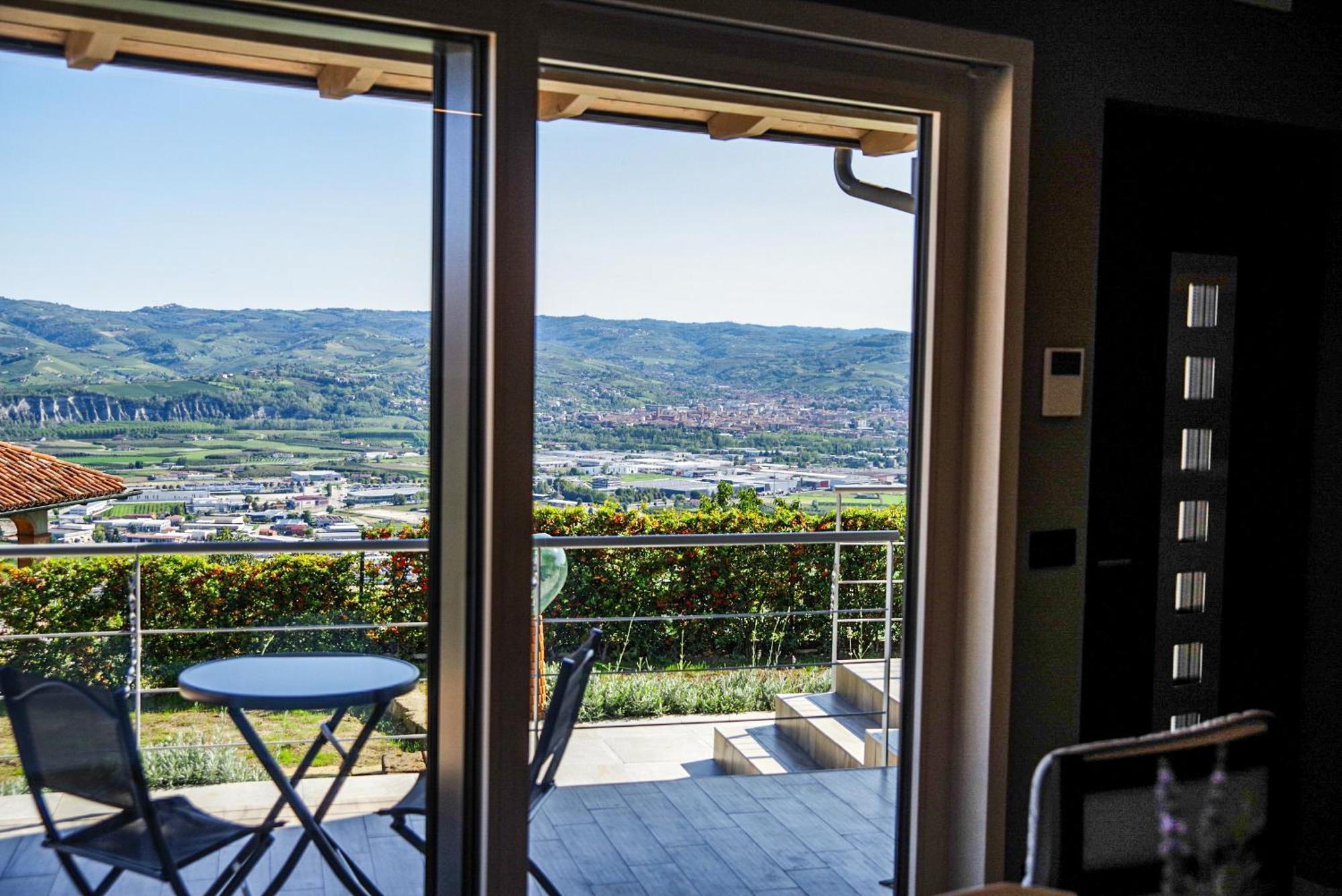 Vista Langhe - Cerratohouses Guarene Buitenkant foto